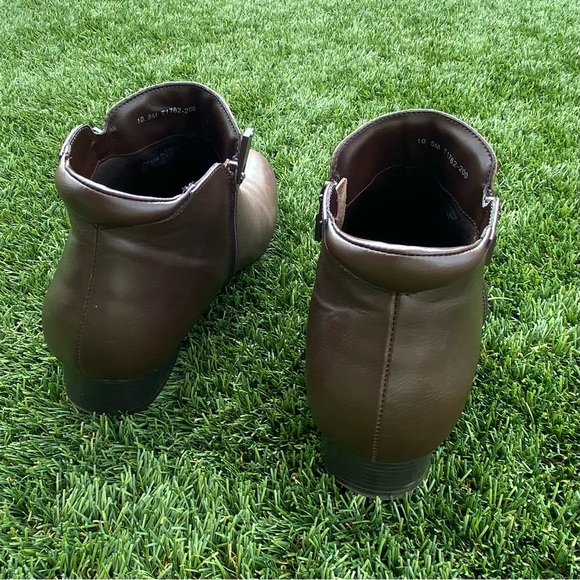 TROTTERS Womens Major Round Toe Block Heel Leather Booties Brown 10.5 M - Picture 5 of 10